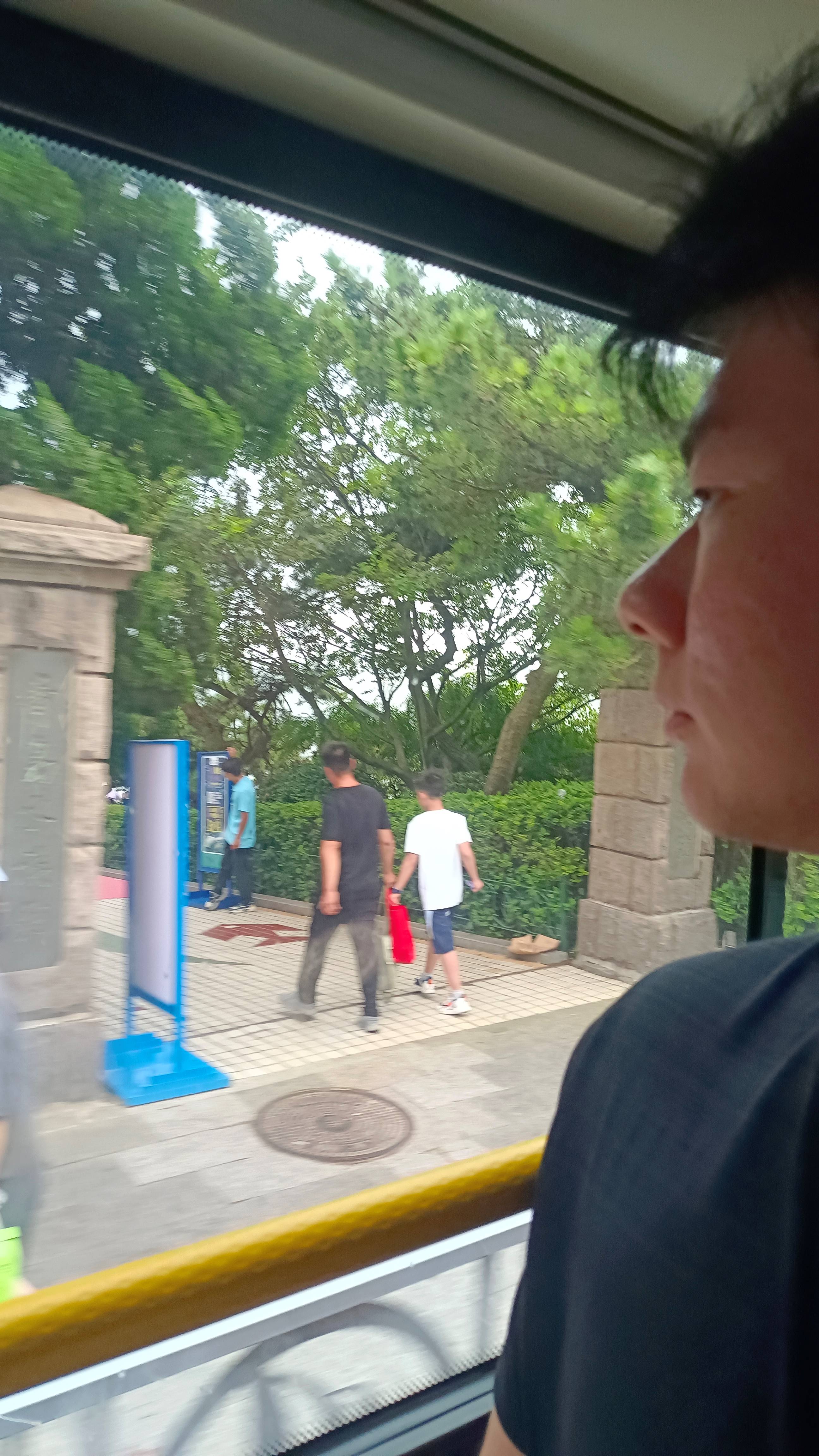 青岛-连云港-徐州-南京：5青岛公交车