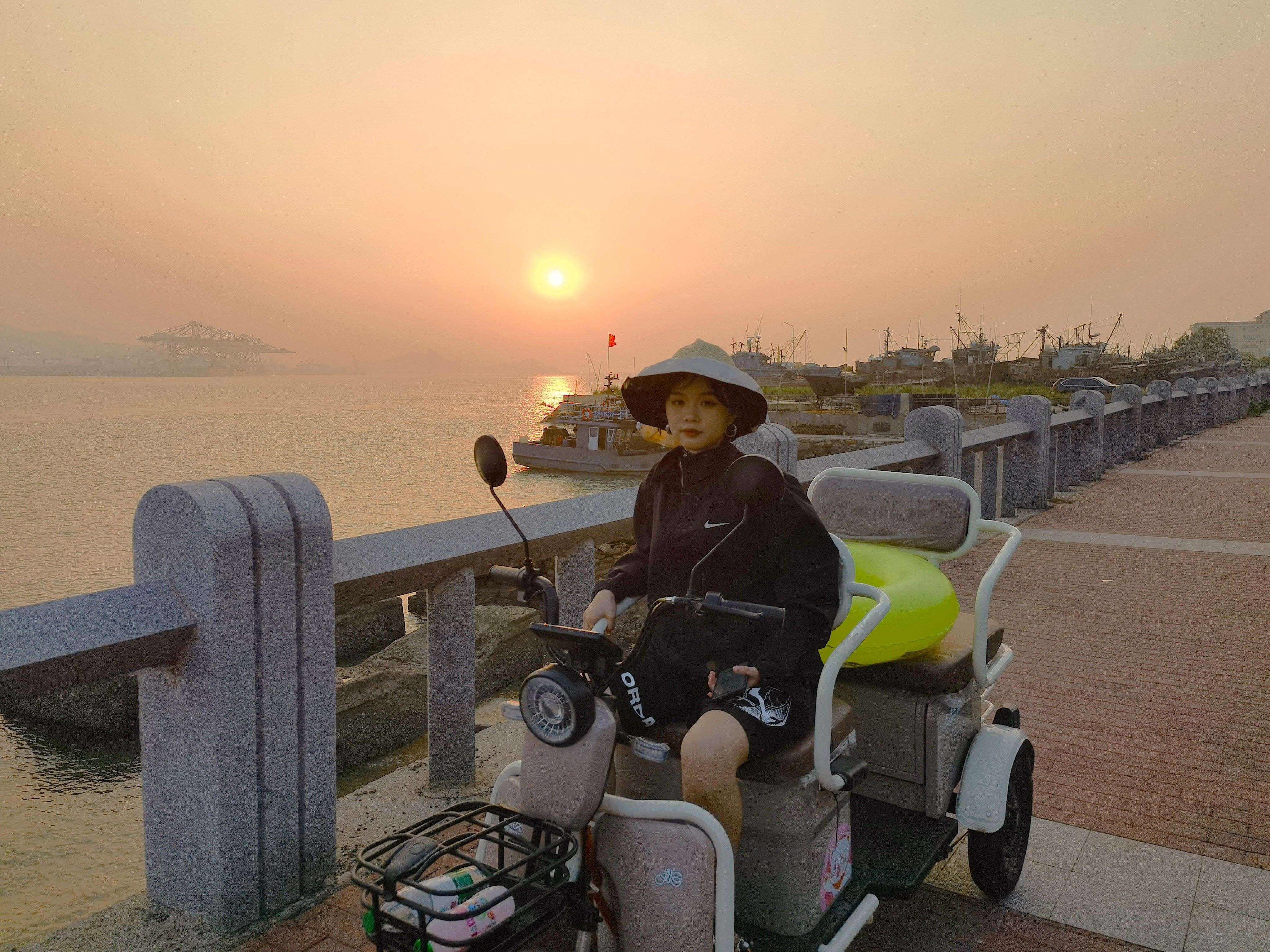 青岛-连云港-徐州-南京：6连岛骑电动车4